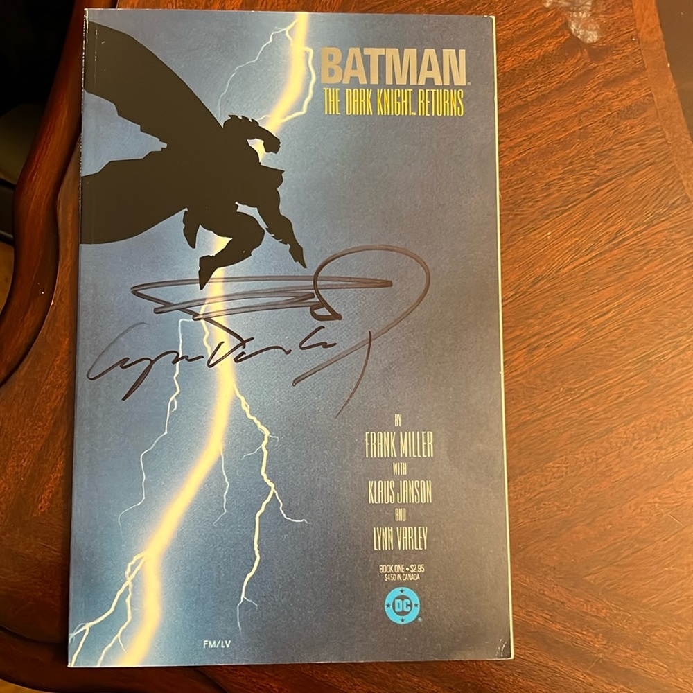 Batman: Dark Knight Returns, Book One, SIGNED COPY BY LYNN VARLEY